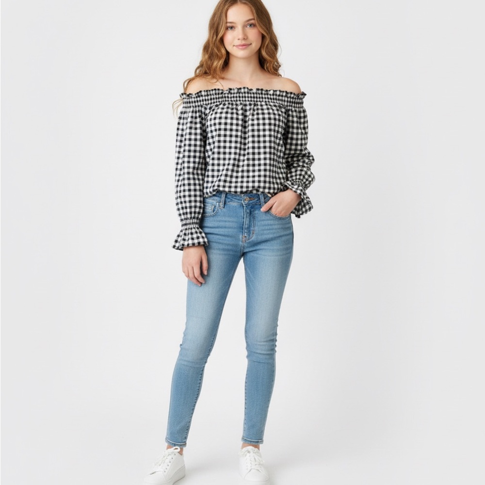 LOVE MORE Black & White XS off-shoulder blouse XS NWOT